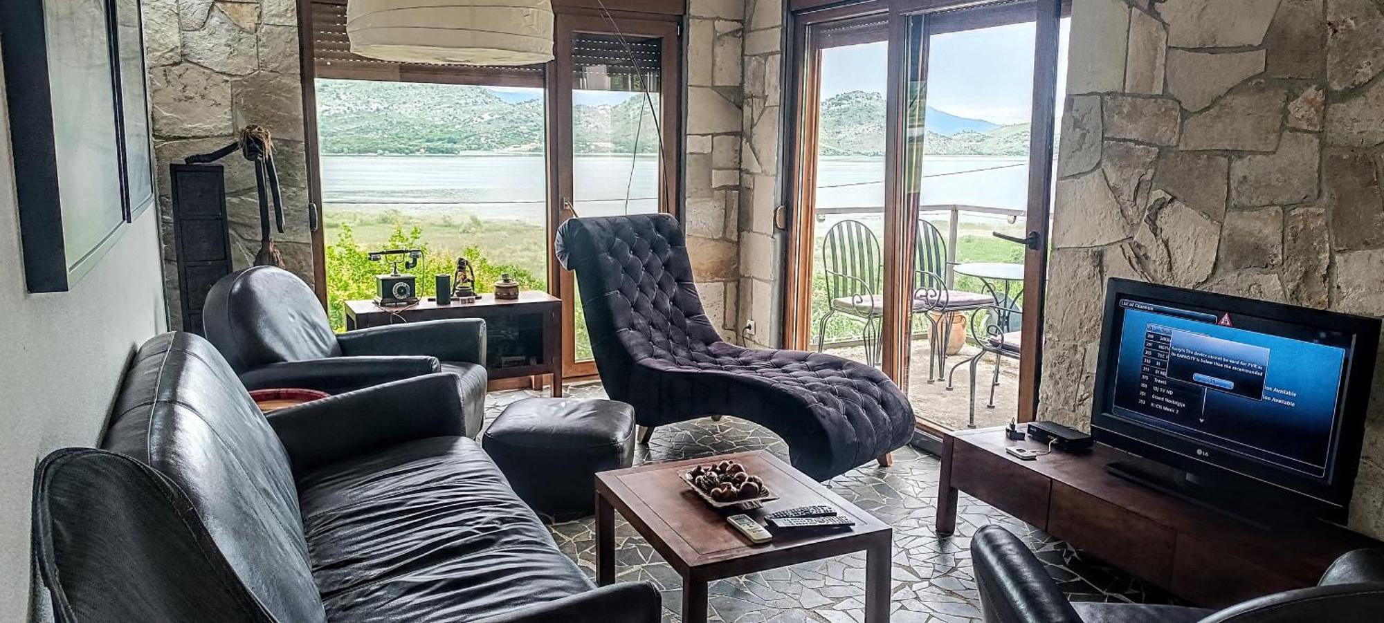 Holiday Home Haustor With Skadar Lake View Podgorica Eksteriør billede